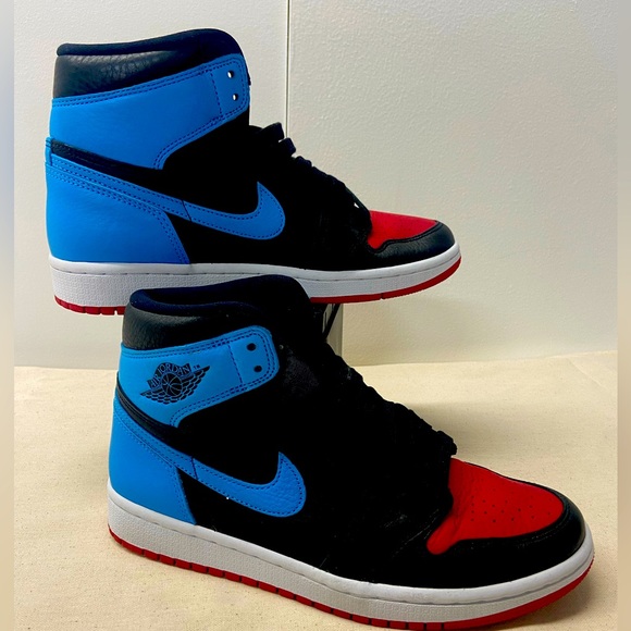 NIKE WMNS Air Jordan 1 
